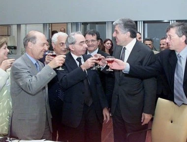 Ο Κ.Σημίτης είχε συναντηθεί 4 φορές με τον Γ.Παπαντωνίου πριν εγκριθούν τα εξοπλιστικά